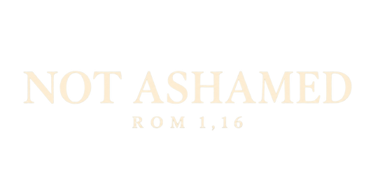 Designet NOT ASHAMED og ROM 1,16 i kremhvite bokstaver