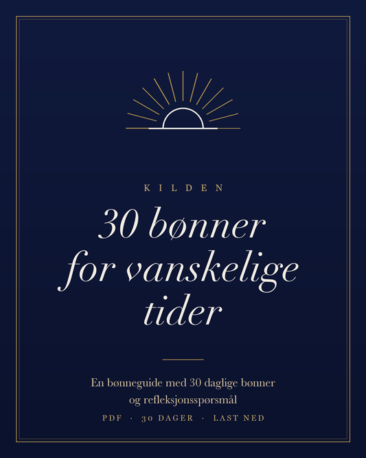 Mørkeblått omslag med stilisert soloppgang og tittelen «30 bønner for vanskelige tider» fra Kilden